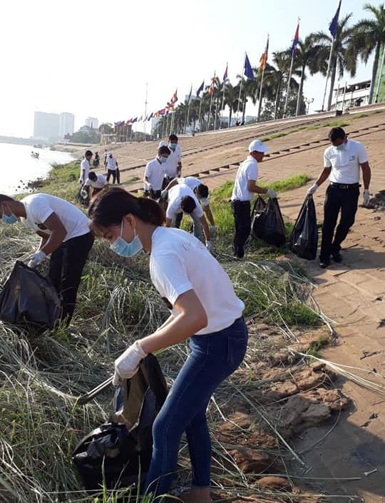 Cleaning Phnom Penh