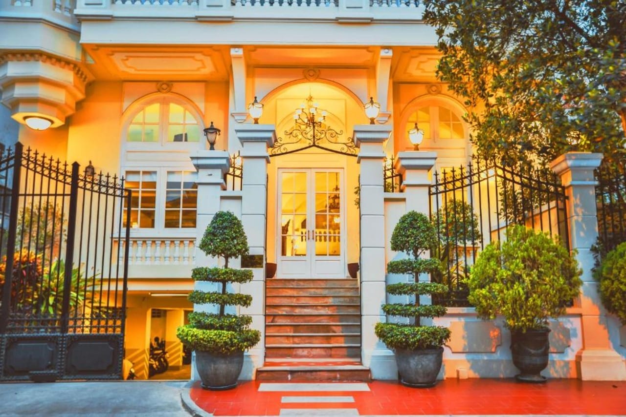 Palace Gate App front